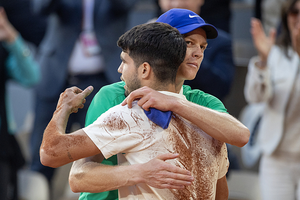 温网险胜美网，阿尔卡拉斯统治全场的简单介绍