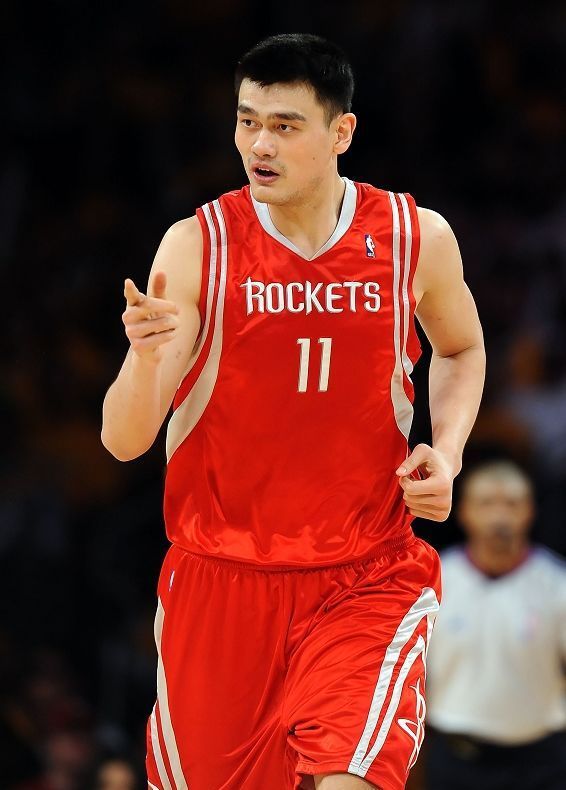 福建队鏖战湖人，易建联刷新纪录