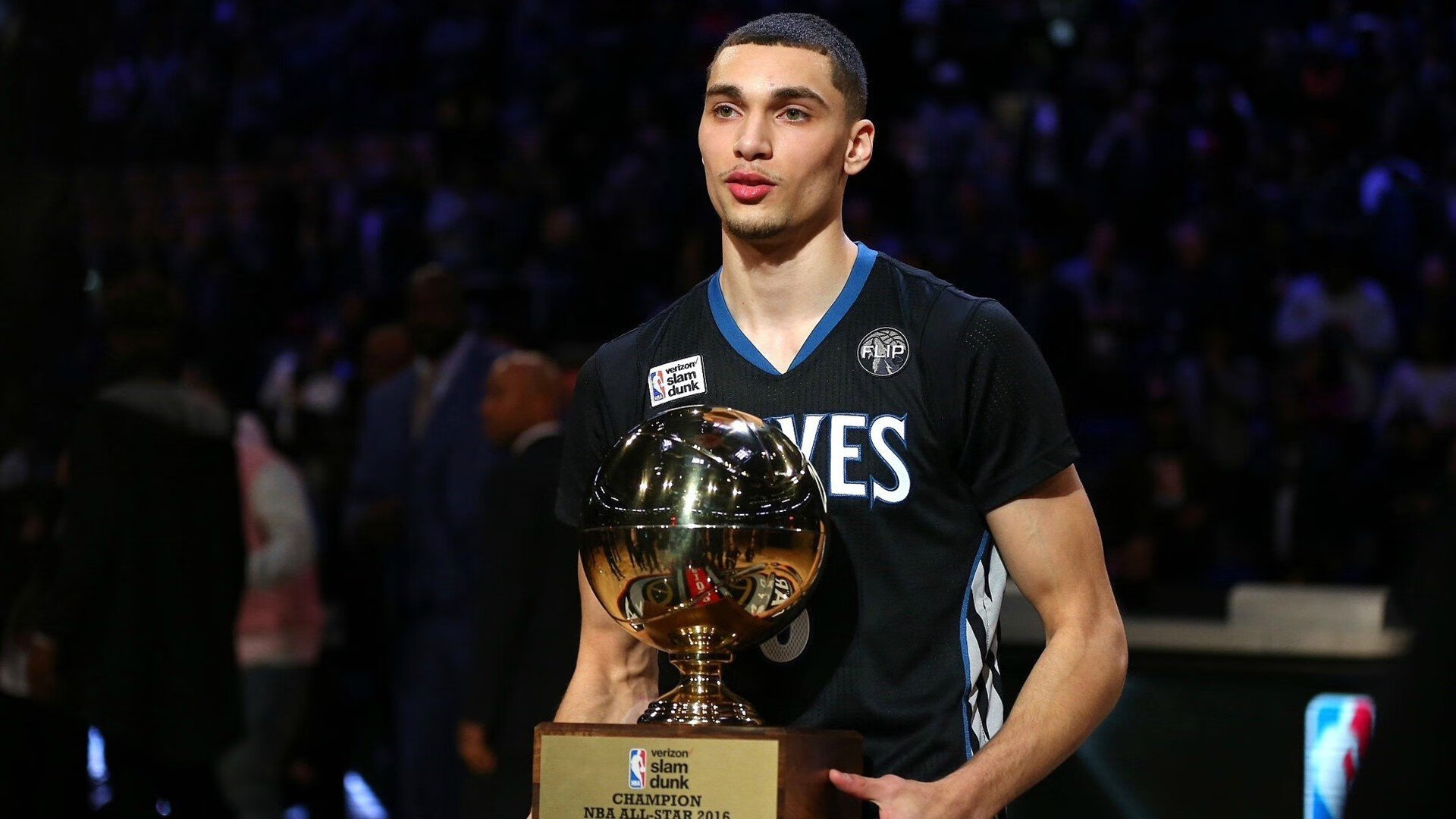 当诺坎普的喧嚣遇见本钢的呐喊,一场平行时空的终极血拼